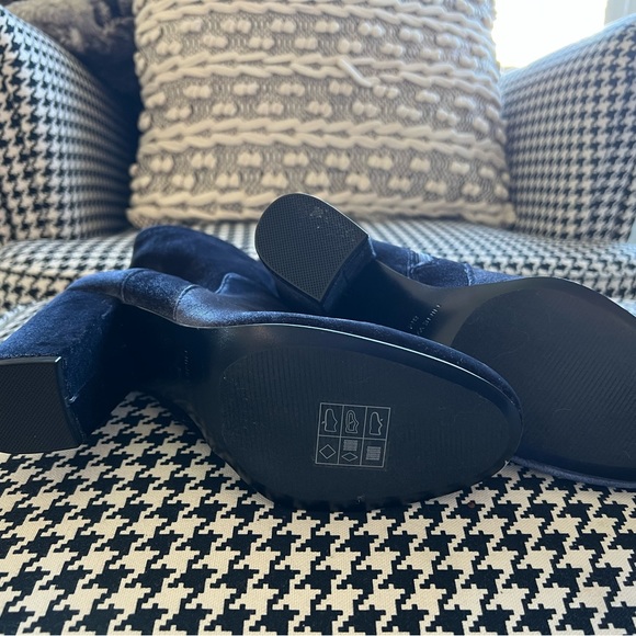 Ninewest blue velvet ankle boots - Picture 4 of 6